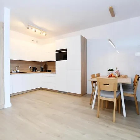 Navigator Port-nadmorskie Tarasy Brilliant 613 * Kolberg